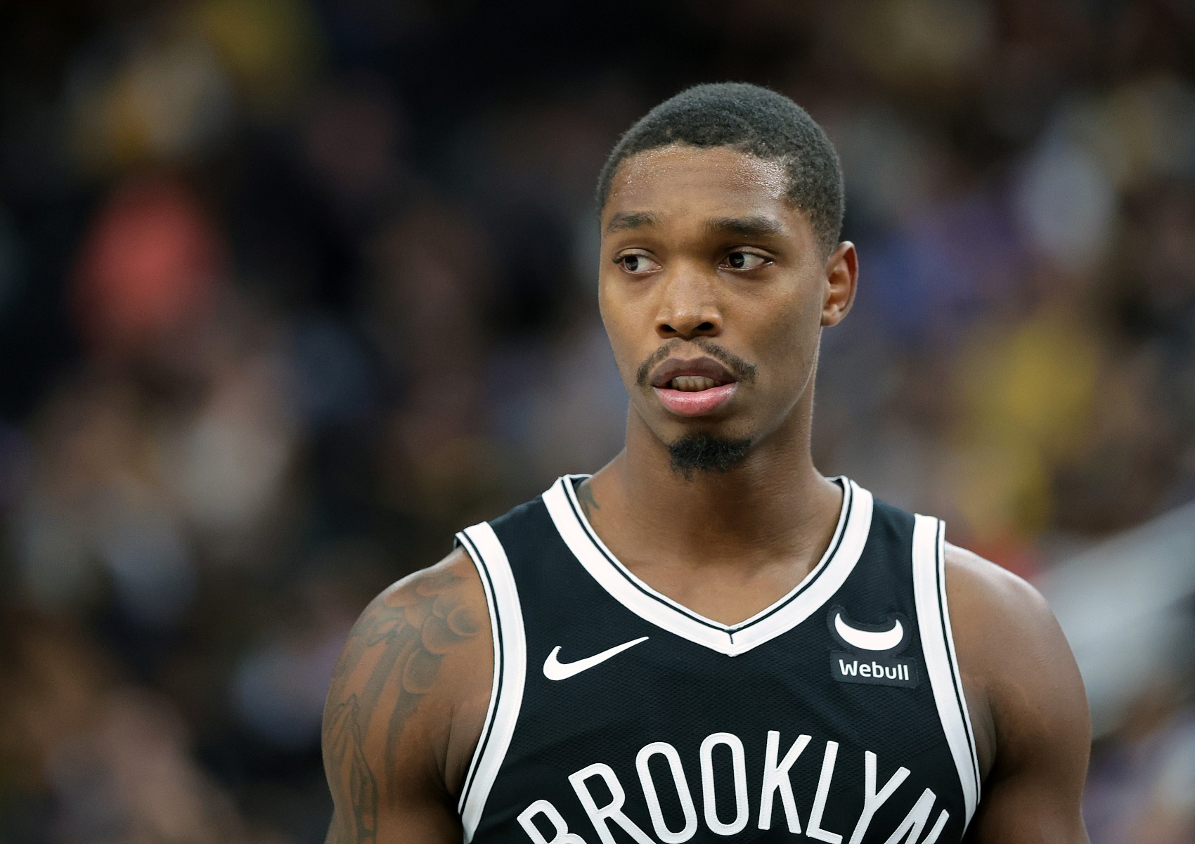 凯尔特人后卫沃克突破自我再出发的简单介绍 凯尔特人后卫沃克突破自我再出发的简单介绍