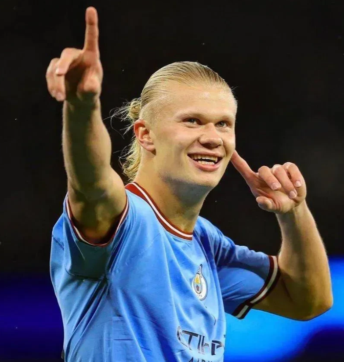 足球明星风采十足争夺最佳射手