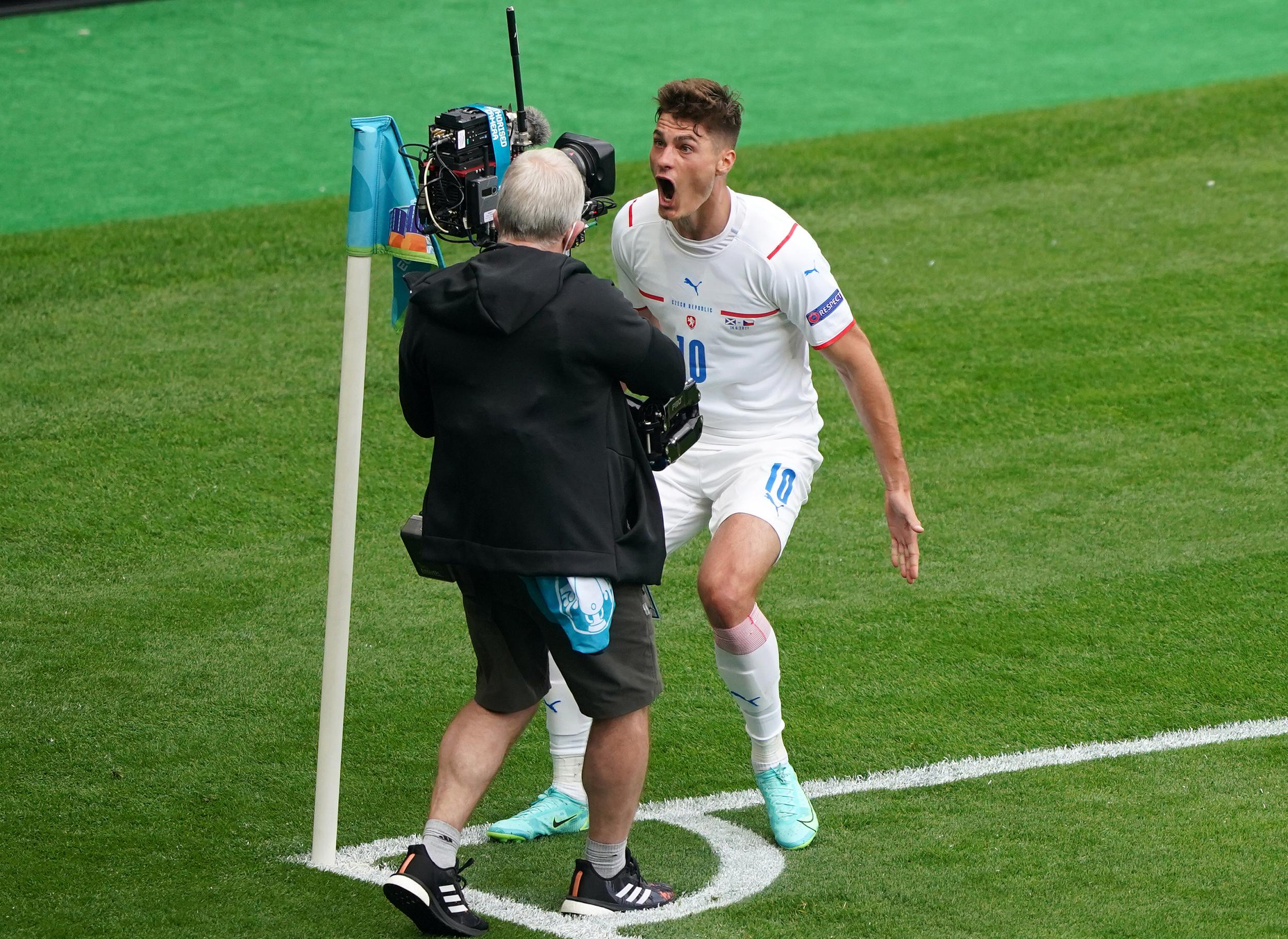 开云sport-包含捷克国家队在比赛中赢得了关键一战的词条