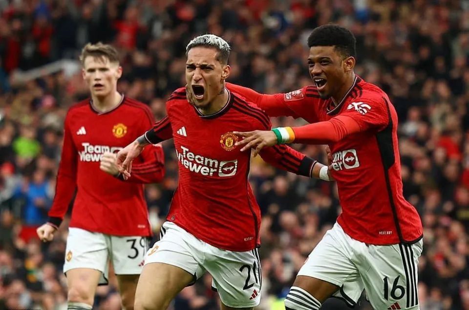 开云体育登录-关于曼联逆转客胜，保住争夺欧洲赛资格的信息