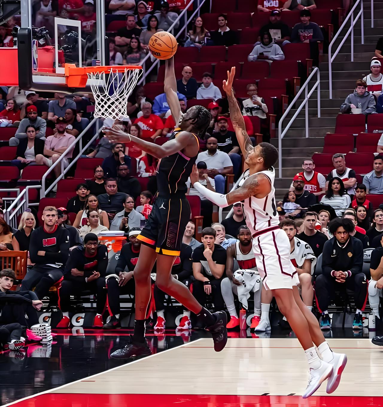 火箭险胜猛龙,终结对手连胜 火箭险胜猛龙,终结对手连胜