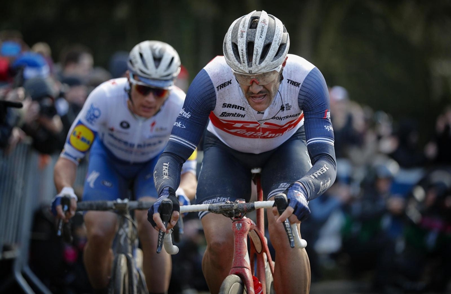 可尔恩表现神勇，轻取胜利提升排名