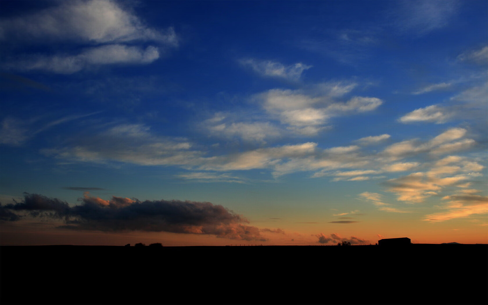引擎轰鸣中的战术棋局,F1新赛季揭幕战成策略压制教科书